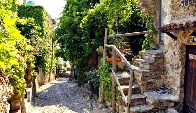 A Borgo di Colletta di Castelbianco: il primo villaggio telematico nella nostra Liguria